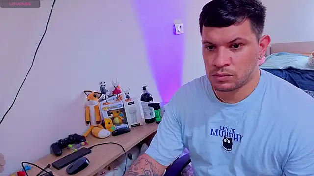 ryden 01 online show from October 15, 2025, 4:26 pm