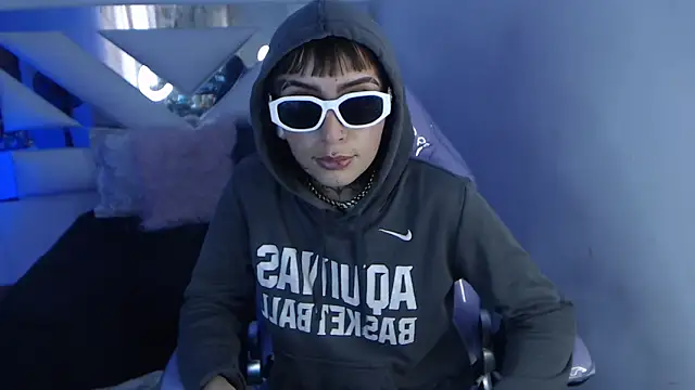 Gyal 8  online show from October 25, 2025, 4:29 pm