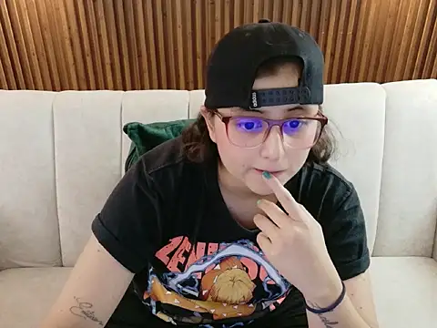 Snapshot of dirty_feelena chatting on February 17, 2026, 4:37 pm dirty feelena online show from February 17, 2026, 4:37 pm