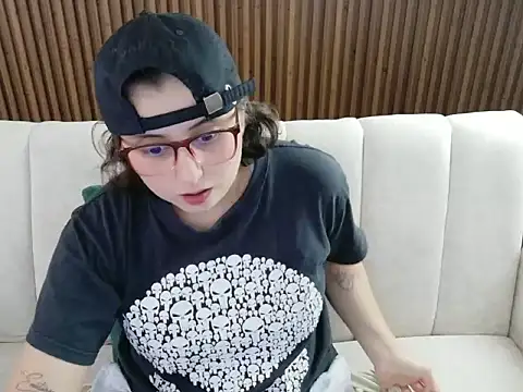 Snapshot of dirty_feelena chatting on February 5, 2026, 4:03 pm dirty feelena online show from February 5, 2026, 4:03 pm