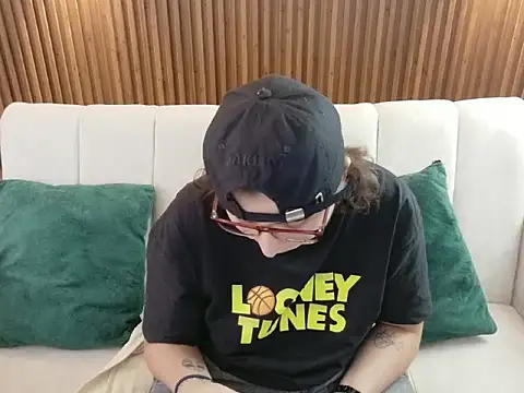 Snapshot of dirty_feelena chatting on February 4, 2026, 5:41 pm dirty feelena online show from February 4, 2026, 5:41 pm