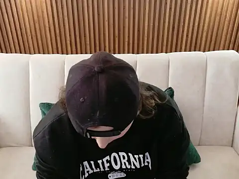 Snapshot of dirty_feelena chatting on March 3, 2026, 6:04 pm dirty feelena online show from March 3, 2026, 6:04 pm