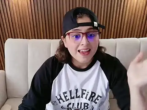 Snapshot of dirty_feelena chatting on March 4, 2026, 5:42 pm dirty feelena online show from March 4, 2026, 5:42 pm