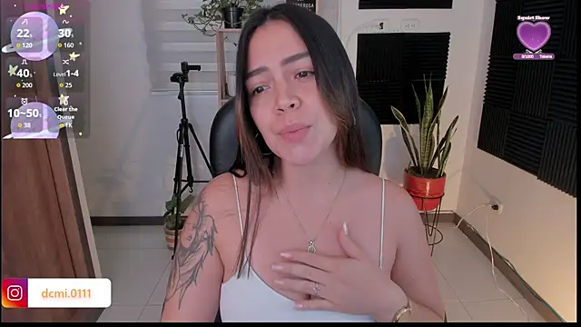 Snapshot of TaniaVelvet chatting on November 4, 2025, 5:39 pm TaniaVelvet online show from November 4, 2025, 5:39 pm