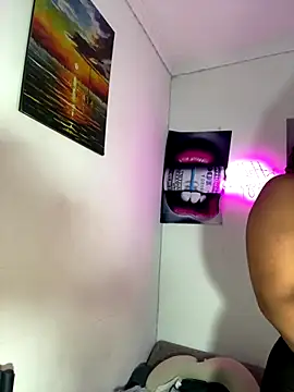 Snapshot of becca_wilsson chatting on October 28, 2025, 9:08 am becca wilsson online show from October 28, 2025, 9:08 am