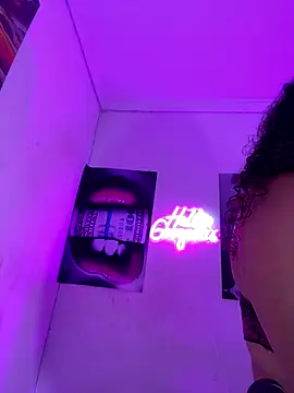 Snapshot of becca_wilsson chatting on December 2, 2025, 9:22 am becca wilsson online show from December 2, 2025, 9:22 am