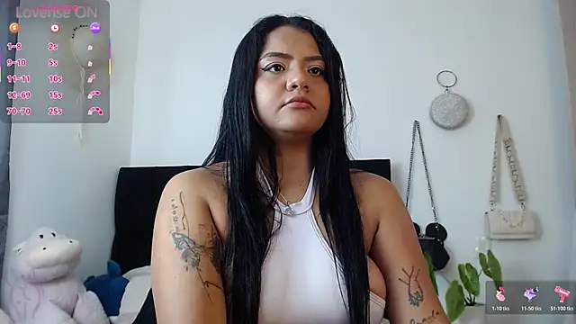 Snapshot of Camila_Torresss chatting on November 6, 2025, 7:51 pm Camila Torresss online show from November 6, 2025, 7:51 pm