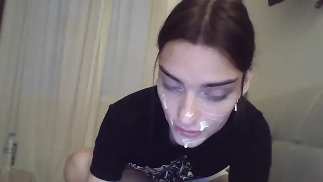 Luna Samosienko online show from September 26, 2025, 4:36 pm