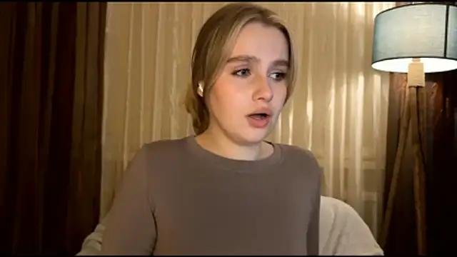 Snapshot of Sibriina_Liliya chatting on April 4, 2026, 8:37 pm Sibriina Liliya online show from April 4, 2026, 8:37 pm