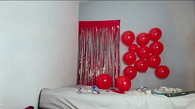 Snapshot of CarolinaGomez_ chatting on February 11, 2026, 8:41 pm CarolinaGomez online show from February 11, 2026, 8:41 pm