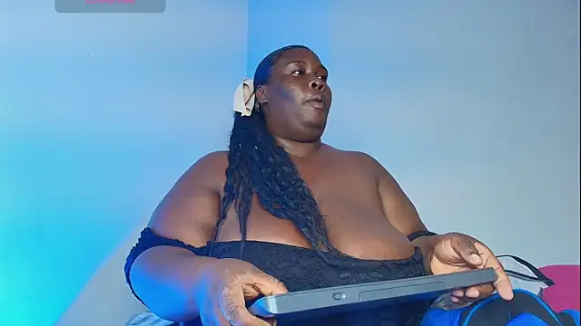 Snapshot of CarolinaGomez_ chatting on January 6, 2026, 7:29 pm CarolinaGomez online show from January 6, 2026, 7:29 pm