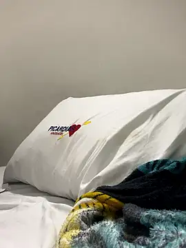 Snapshot of CarolinaGomez_ chatting on January 9, 2026, 7:26 am CarolinaGomez online show from January 9, 2026, 7:26 am