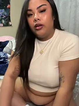 Snapshot of kiaradanielaxx chatting on December 17, 2025, 3:11 am kiaradanielaxx online show from December 17, 2025, 3:11 am