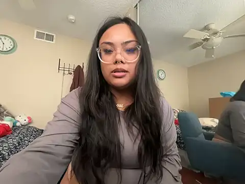 Snapshot of kiaradanielaxx chatting on November 12, 2025, 9:07 pm kiaradanielaxx online show from November 12, 2025, 9:07 pm