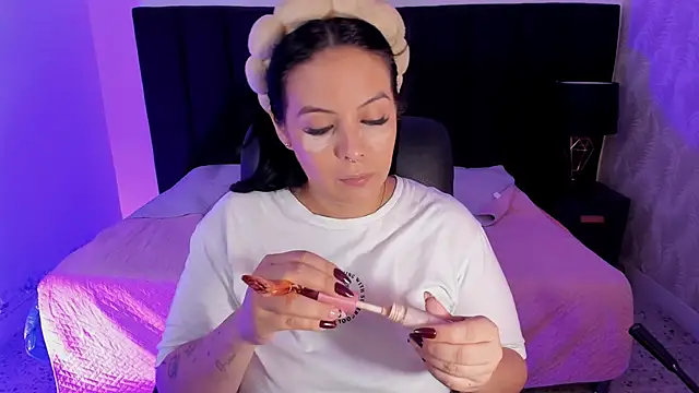 camiladuke7 online show from November 5, 2025, 7:50 pm