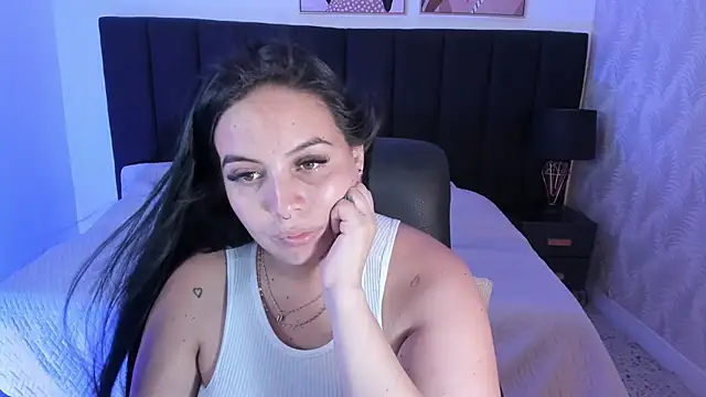 camiladuke7 online show from December 4, 2025, 7:35 pm