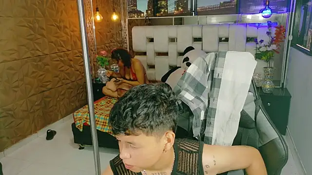 Snapshot of Twindesires chatting on October 28, 2025, 3:00 pm Twindesires online show from October 28, 2025, 3:00 pm