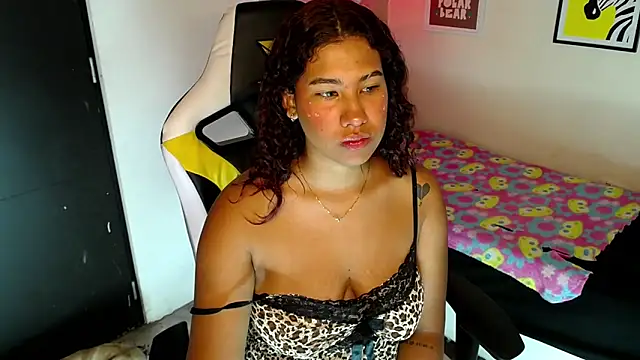 Snapshot of La_tokisha chatting on September 21, 2025, 11:43 pm La tokisha online show from September 21, 2025, 11:43 pm