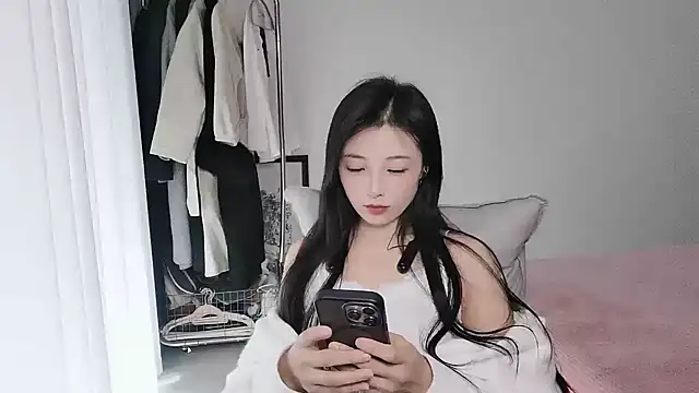 Snapshot of Mien-MM chatting on October 23, 2025, 6:01 am Mien-MM online show from October 23, 2025, 6:01 am