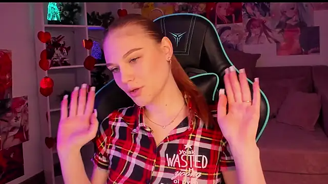 Snapshot of AriaWell chatting on December 14, 2025, 9:26 am AriaWell online show from December 14, 2025, 9:26 am