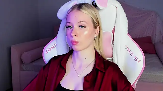 MiaGraces online show from November 14, 2025, 5:27 pm