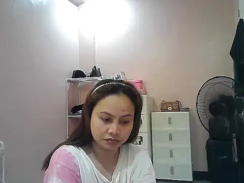 Snapshot of Amarrahlyn chatting on July 23, 2026, 9:44 pm Amarrahlyn online show from July 23, 2026, 9:44 pm