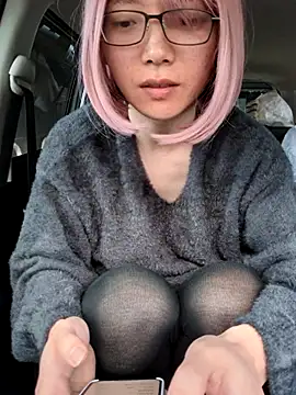 takusaki223 online show from November 22, 2025, 1:15 am