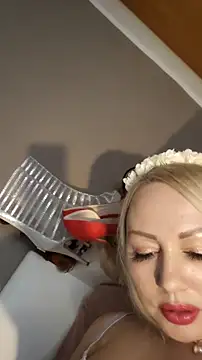 Snapshot of MarinaMargo chatting on November 17, 2025, 11:58 am MarinaMargo online show from November 17, 2025, 11:58 am