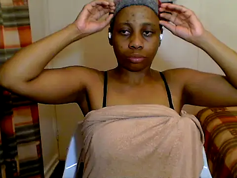 Bustygoddess2525 online show from October 6, 2025, 7:58 pm