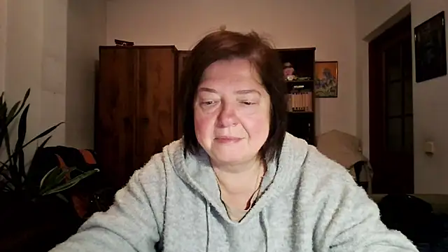 Snapshot of Violet_Pulse chatting on January 13, 2026, 9:41 pm Violet Pulse online show from January 13, 2026, 9:41 pm