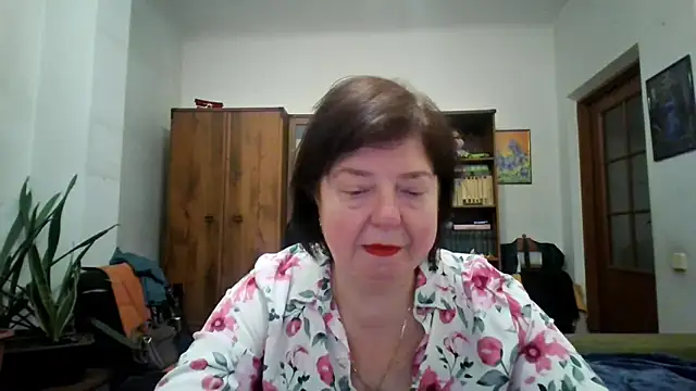 Snapshot of Violet_Pulse chatting on March 2, 2026, 5:53 pm Violet Pulse online show from March 2, 2026, 5:53 pm