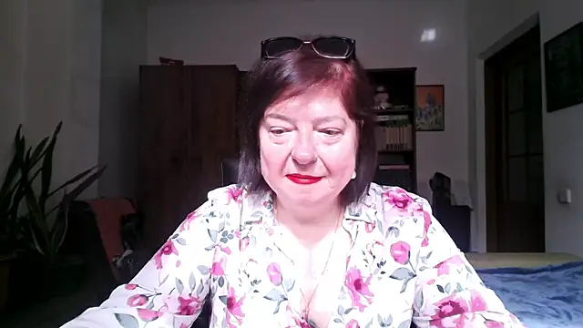 Violet Pulse online show from April 10, 2026, 7:26 am