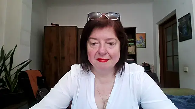 Violet Pulse online show from April 18, 2026, 8:49 am