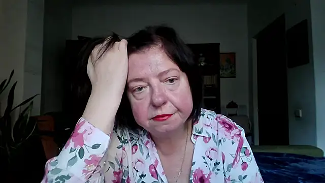 Snapshot of Violet_Pulse chatting on November 15, 2025, 12:09 pm Violet Pulse online show from November 15, 2025, 12:09 pm