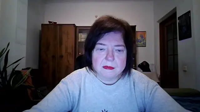 Snapshot of Violet_Pulse chatting on December 21, 2025, 1:35 pm Violet Pulse online show from December 21, 2025, 1:35 pm