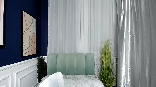 Snapshot of LilaWinks chatting on December 1, 2025, 1:34 pm LilaWinks online show from December 1, 2025, 1:34 pm