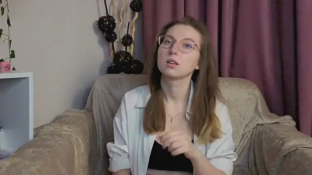 Snapshot of DaliaRadtke chatting on November 17, 2025, 6:12 pm DaliaRadtke online show from November 17, 2025, 6:12 pm