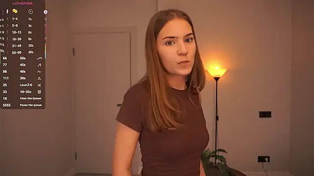 Snapshot of AdrianaCoenen chatting on October 5, 2025, 5:47 pm AdrianaCoenen online show from October 5, 2025, 5:47 pm