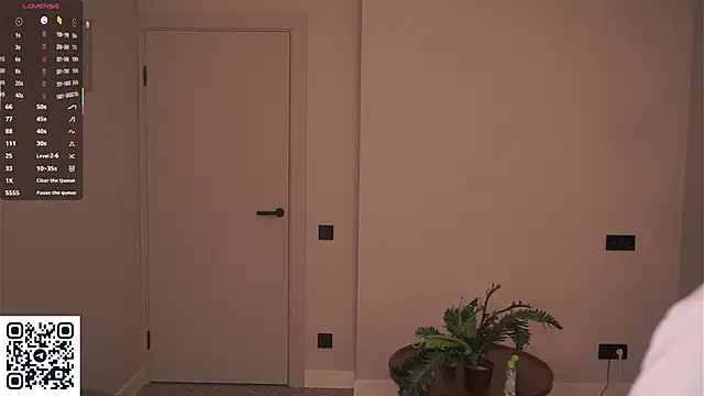 Snapshot of AdrianaCoenen chatting on October 20, 2025, 6:08 pm AdrianaCoenen online show from October 20, 2025, 6:08 pm