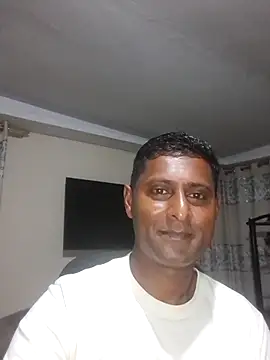 Snapshot of kingVibeX chatting on December 3, 2025, 9:14 pm kingVibeX online show from December 3, 2025, 9:14 pm