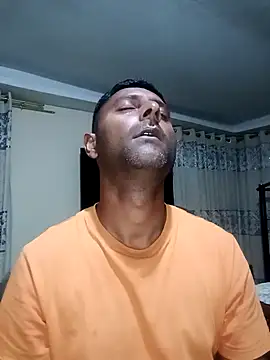 Snapshot of kingVibeX chatting on November 9, 2025, 11:09 pm kingVibeX online show from November 9, 2025, 11:09 pm