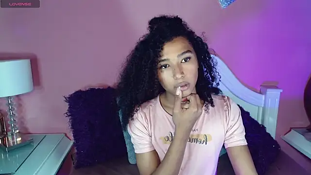  IsabellaRousse online show from November 10, 2025, 7:19 pm