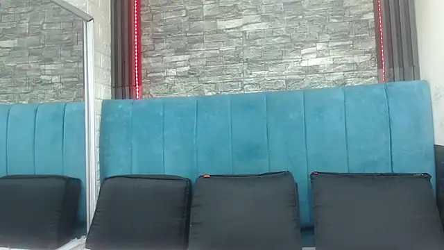 Lil Rose2006 online show from December 5, 2025, 12:04 pm