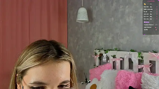 vivyboo111 online show from February 10, 2026, 7:57 pm