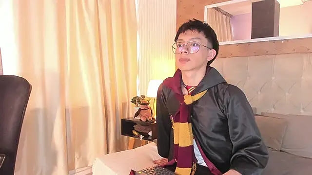 Snapshot of liam_twiink chatting on October 31, 2025, 8:05 pm liam twiink online show from October 31, 2025, 8:05 pm