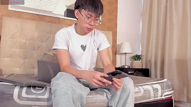 Snapshot of liam_twiink chatting on December 4, 2025, 7:46 pm liam twiink online show from December 4, 2025, 7:46 pm