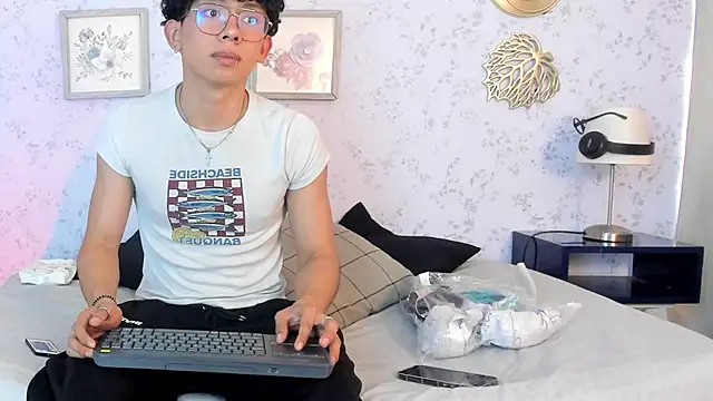 liam twiink online show from March 25, 2026, 7:35 pm