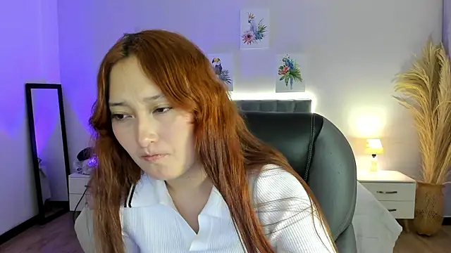 Snapshot of Samara_Hilton_2 chatting on October 4, 2025, 8:32 pm Samara Hilton 2 online show from October 4, 2025, 8:32 pm