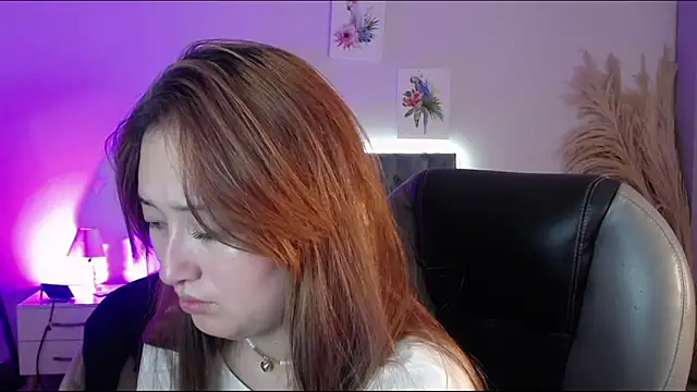 Snapshot of Samara_Hilton_2 chatting on December 4, 2025, 7:51 am Samara Hilton 2 online show from December 4, 2025, 7:51 am