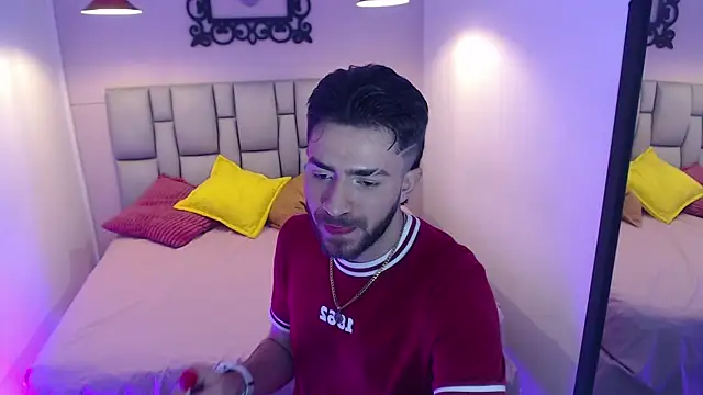 Snapshot of bastian12__ chatting on October 17, 2025, 1:24 pm bastian12 online show from October 17, 2025, 1:24 pm